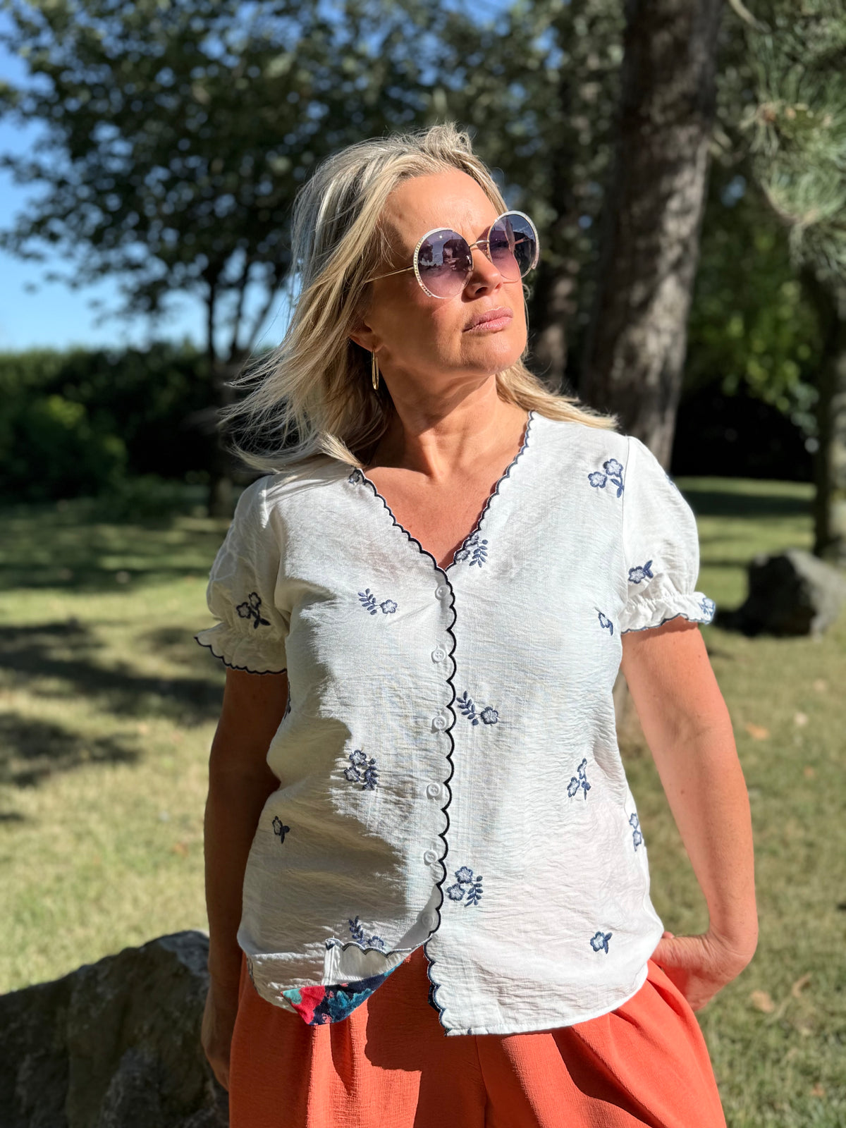 Blouse sans manche motifs - Atrance