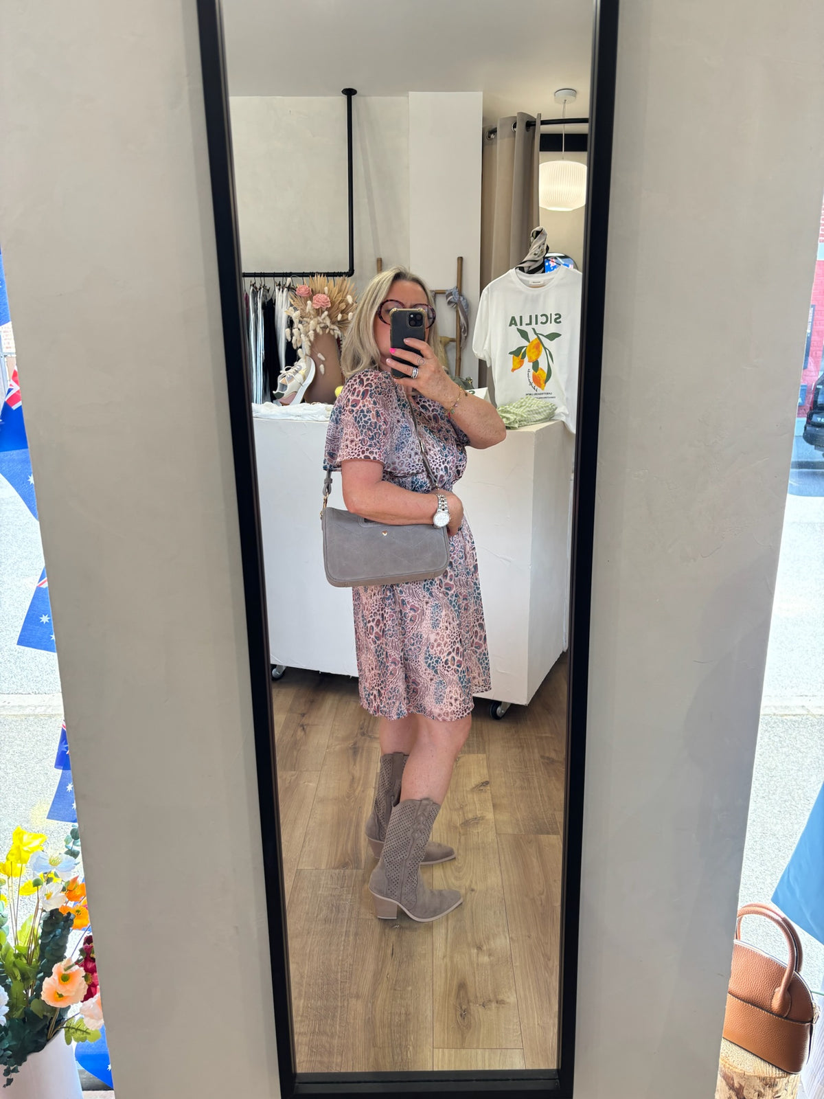 Robe courte motifs beige - Sophia