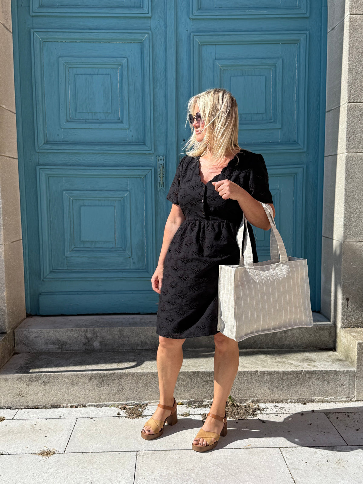 Robe broderie noir - Lou