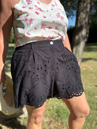 Short broderie noir - Lola