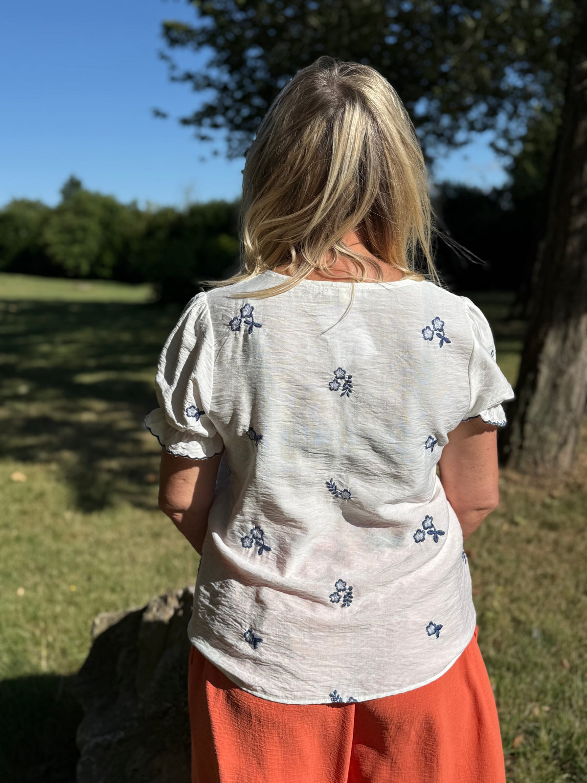 Blouse sans manche motifs - Atrance