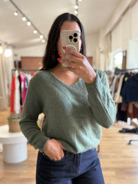Pull Kaki - Nina