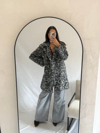 Manteau léopard gris - Émeline