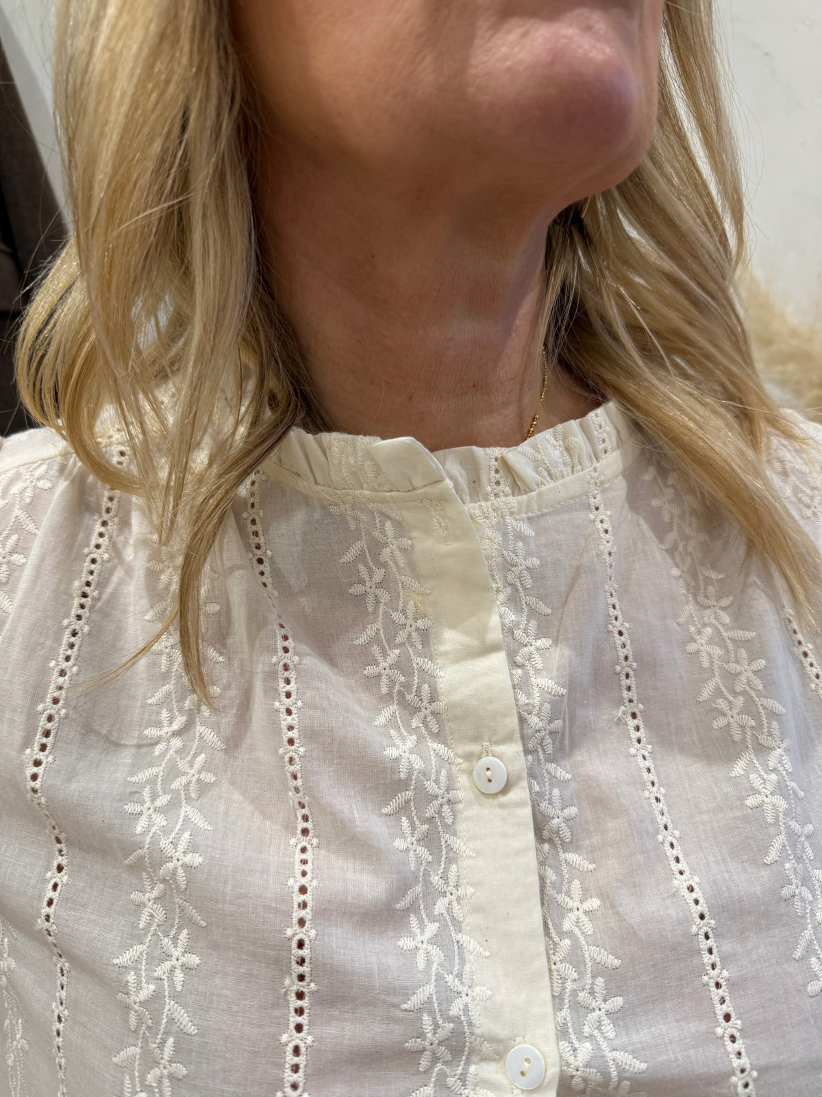 Blouse beige broderie GT - Louise